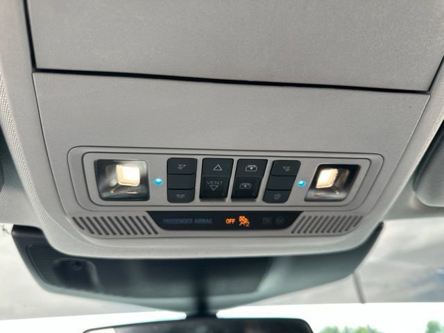 Used 2022 Ford Explorer XLT w/ Equipment Group 202A RWD image 11
