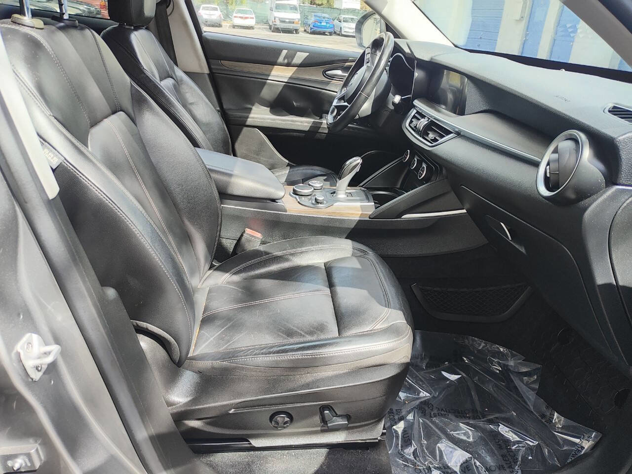 Used 2018 Alfa Romeo Stelvio Ti AWD/4WD image 26