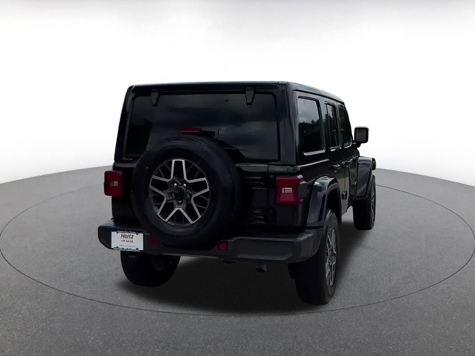 Used 2025 Jeep Wrangler Sahara image 10