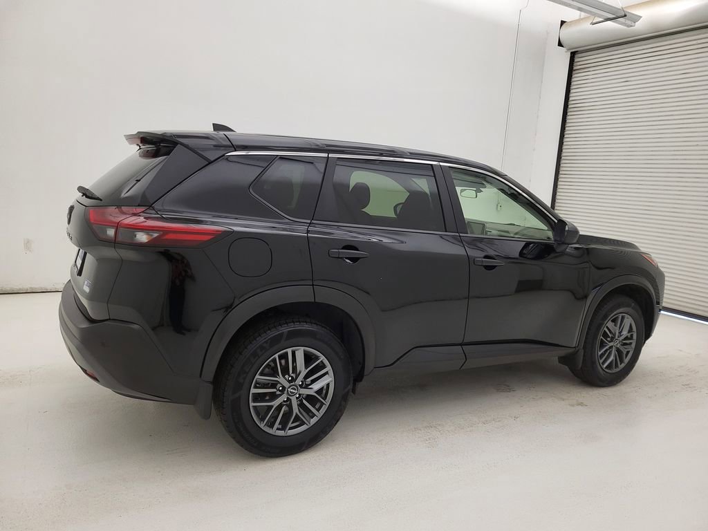 Used 2023 Nissan Rogue S FWD image 9