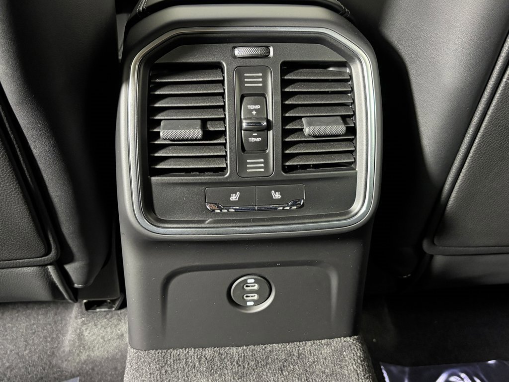 New 2026 Porsche Macan Turbo image 36