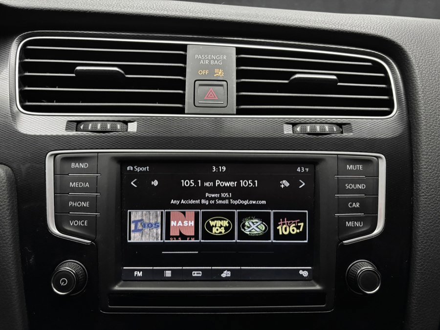 Used 2016 Volkswagen GTI SE image 40