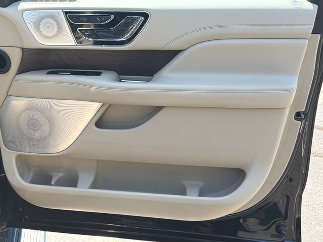 Used 2021 Lincoln Navigator L Reserve w/ Luxury Package AWD/4WD image 16