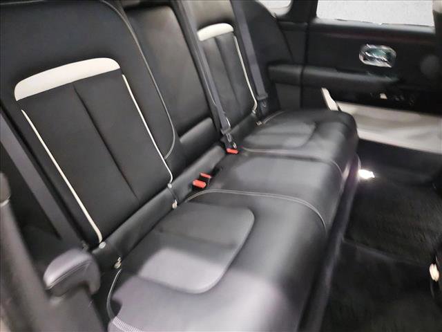 Used 2023 Rolls-Royce Cullinan w/ Interior Detailing Package image 17