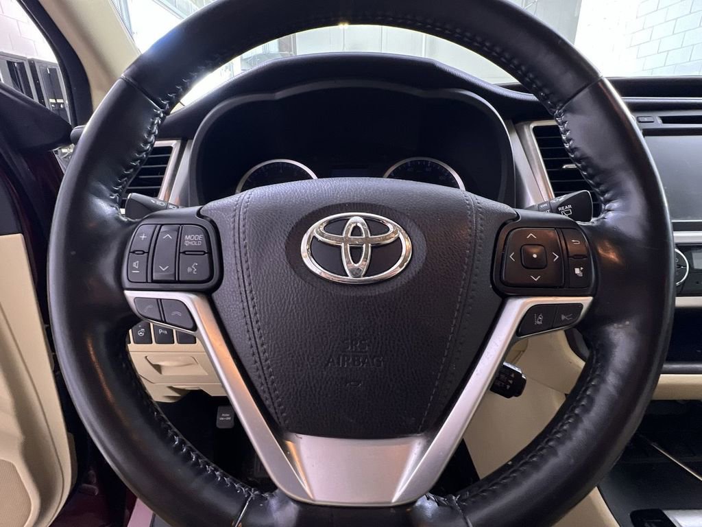 Used 2018 Toyota Highlander Limited Platinum image 14