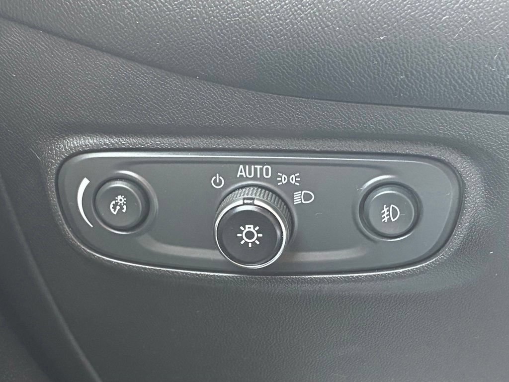 Used 2020 Chevrolet Equinox LT AWD/4WD image 11