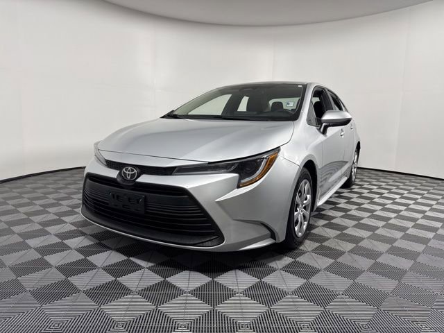 Used 2023 Toyota Corolla LE image 1