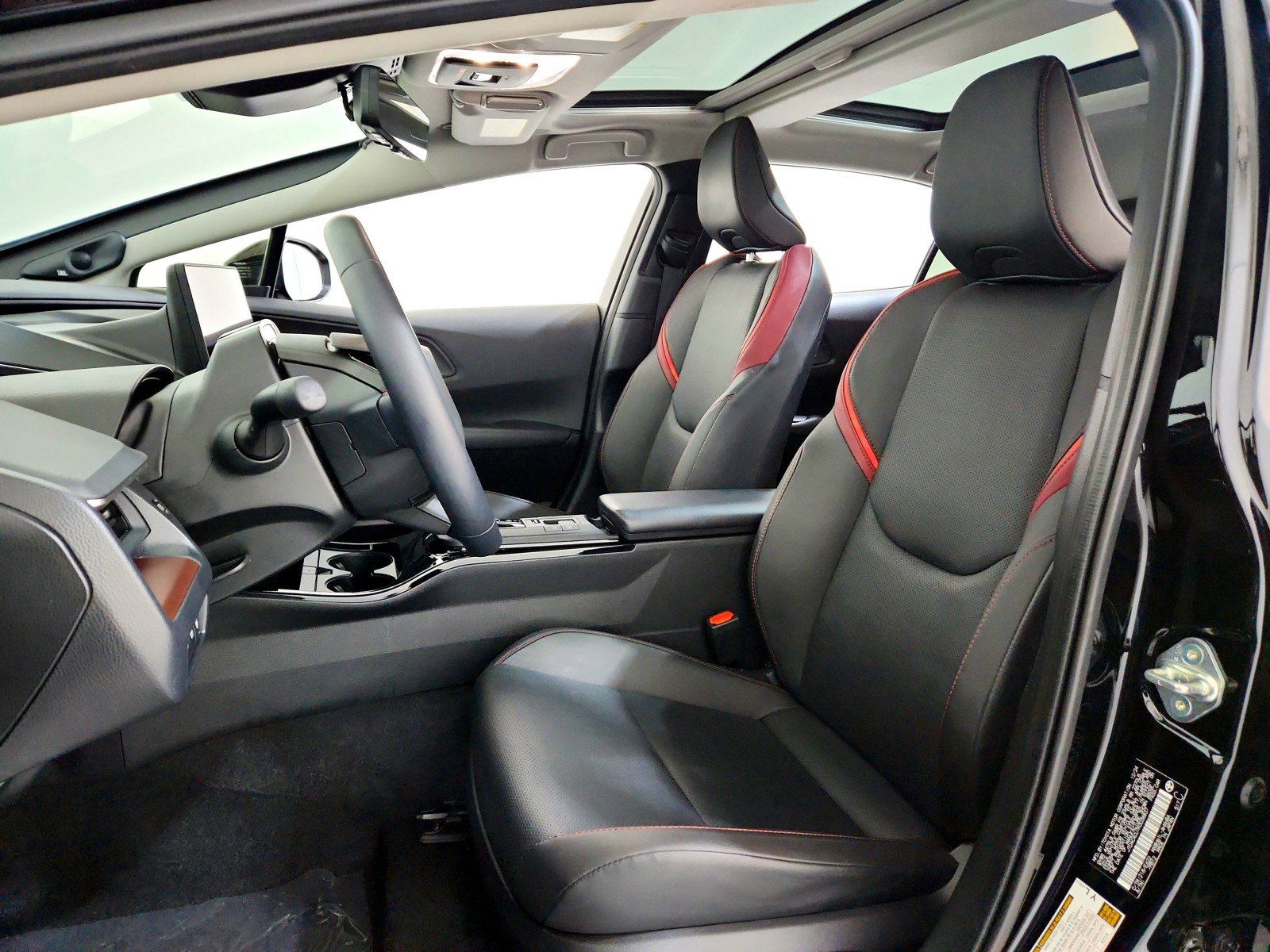 Used 2024 Toyota Prius Prime image 12