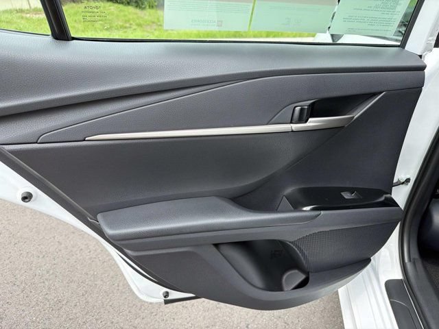 New 2026 Toyota Camry Hybrid FWD image 13
