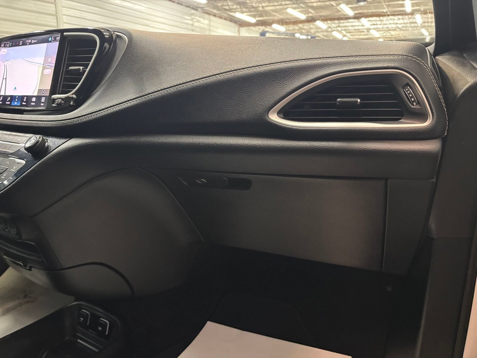 Used 2021 Chrysler Pacifica Touring-L w/ S Appearance Package FWD image 29