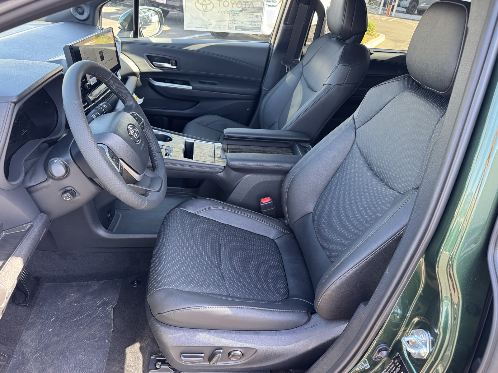 New 2026 Toyota Sienna Limited FWD image 2