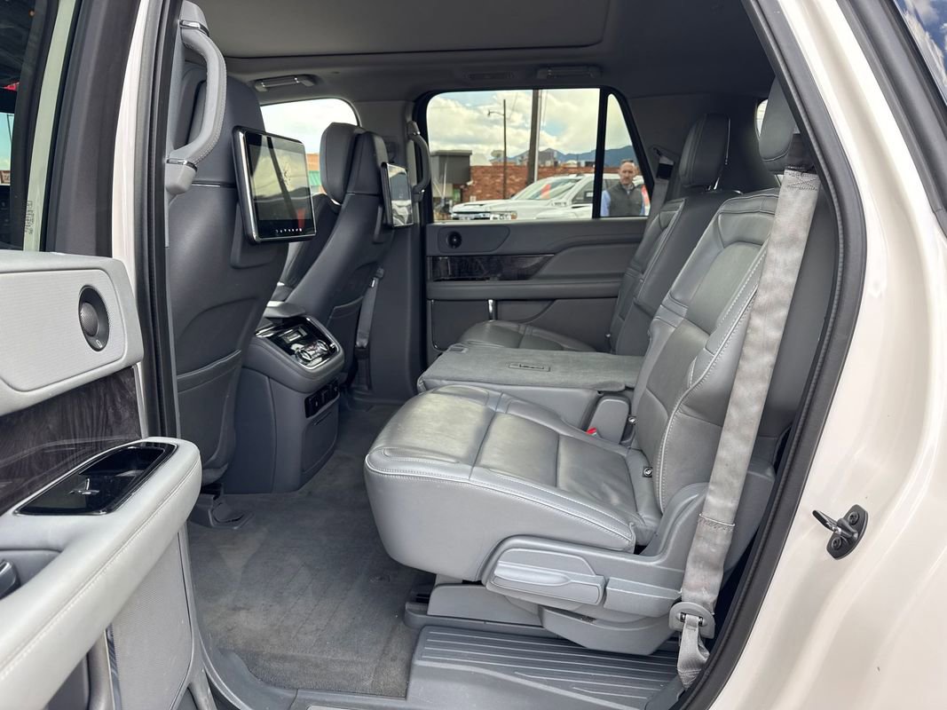 Used 2019 Lincoln Navigator L Reserve w/ Cargo Package AWD/4WD image 14