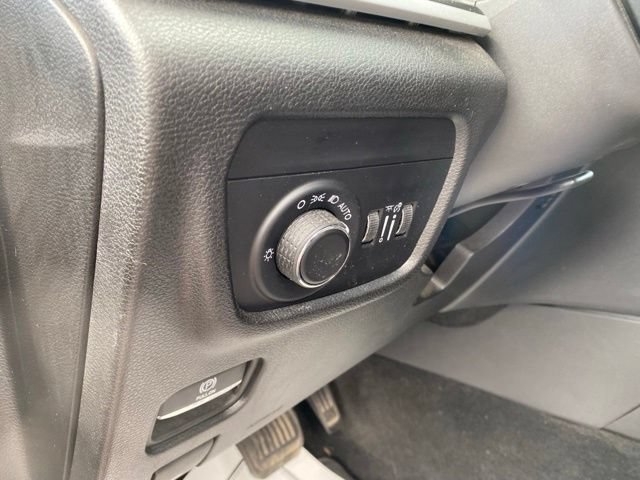Used 2023 Jeep Grand Cherokee L Laredo AWD/4WD image 26