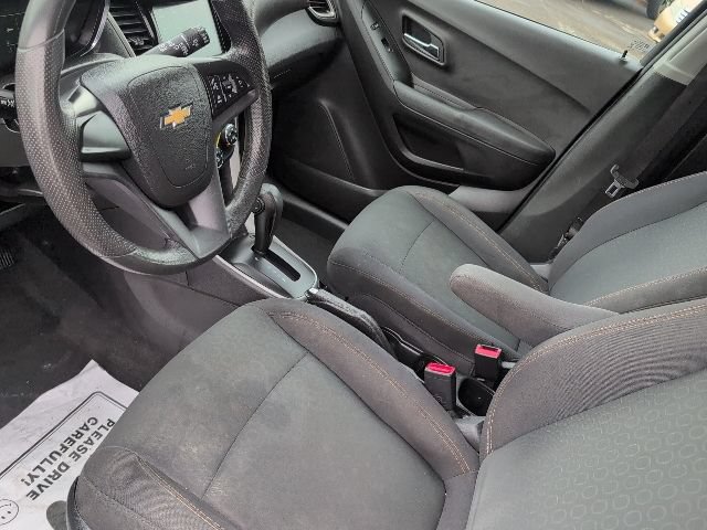 Used 2017 Chevrolet Trax LS AWD/4WD image 12