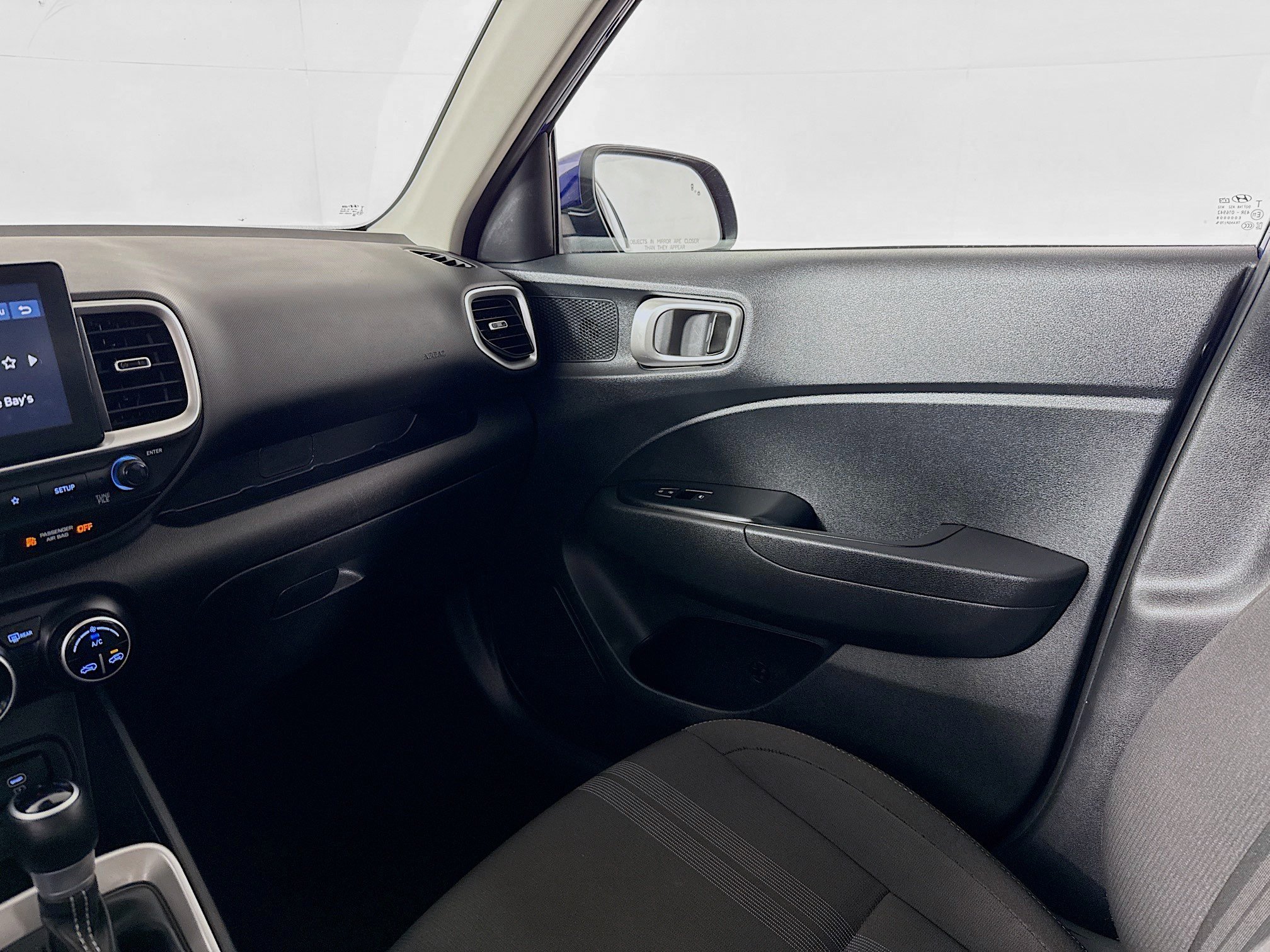 Used 2024 Hyundai Venue SEL FWD image 27