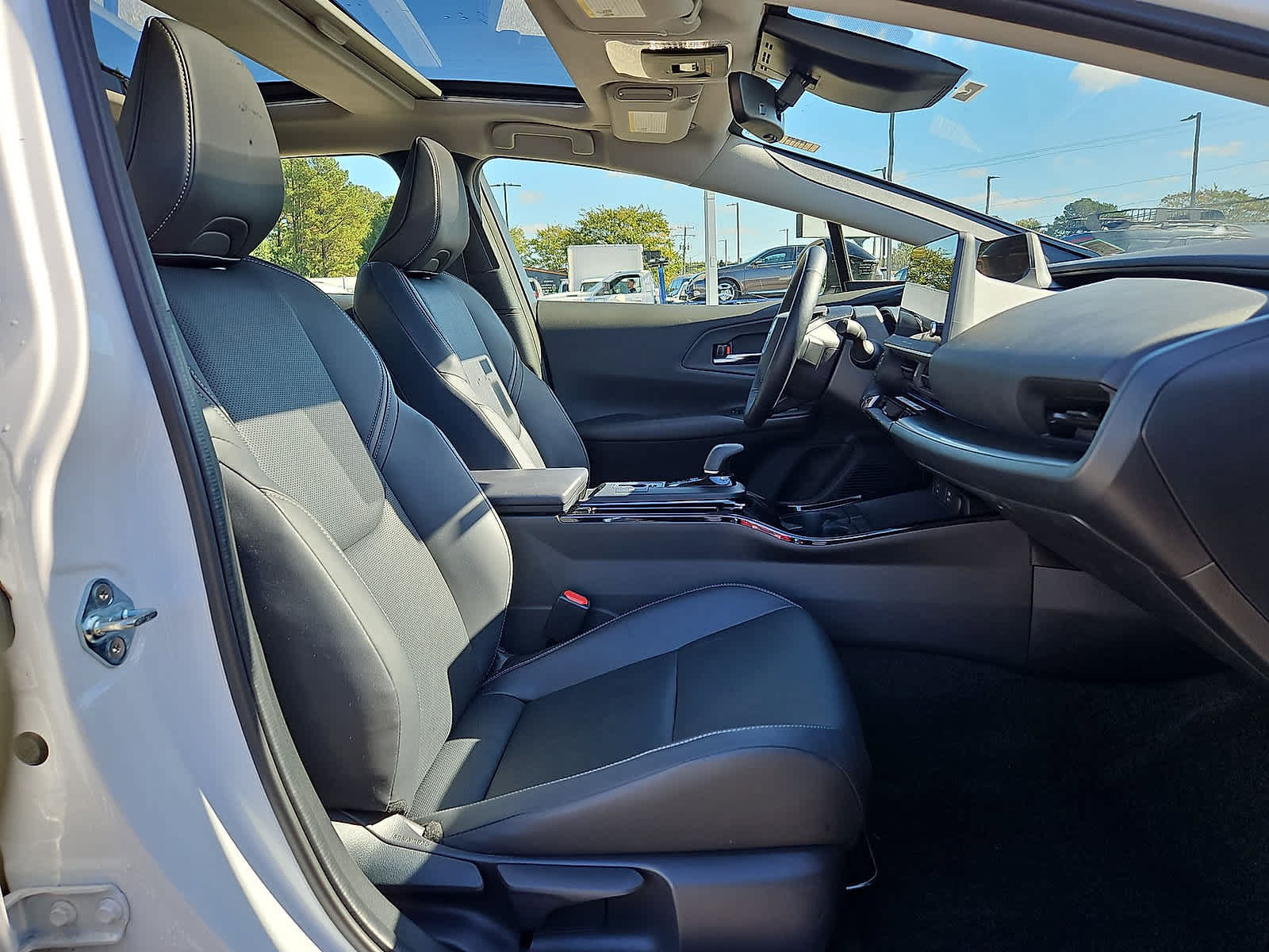 Used 2026 Toyota Prius AWD image 32