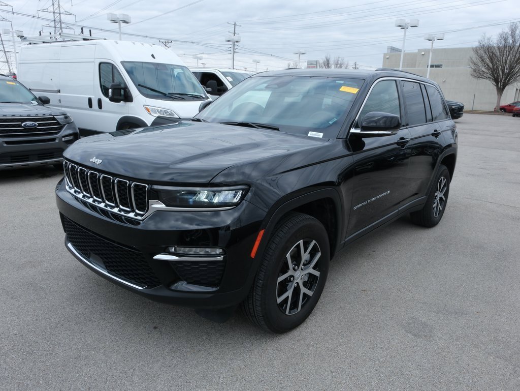 Used 2024 Jeep Grand Cherokee Limited image 4