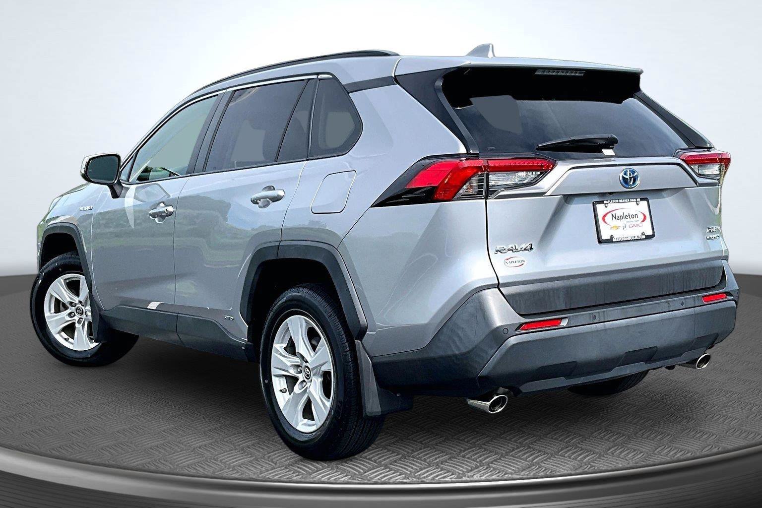 Used 2019 Toyota RAV4 XLE w/ Convenience Package AWD/4WD image 14