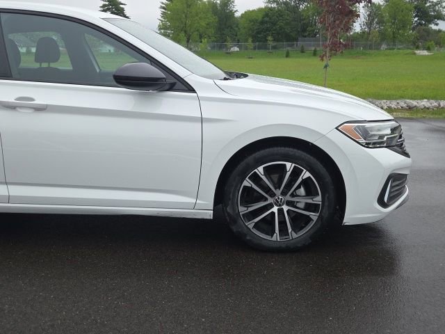 Used 2024 Volkswagen Jetta Sport FWD image 4
