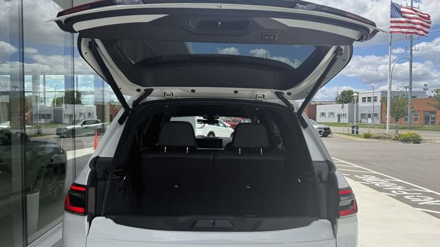 Used 2024 BMW X7 xDrive40i w/ M Sport Package AWD/4WD image 57