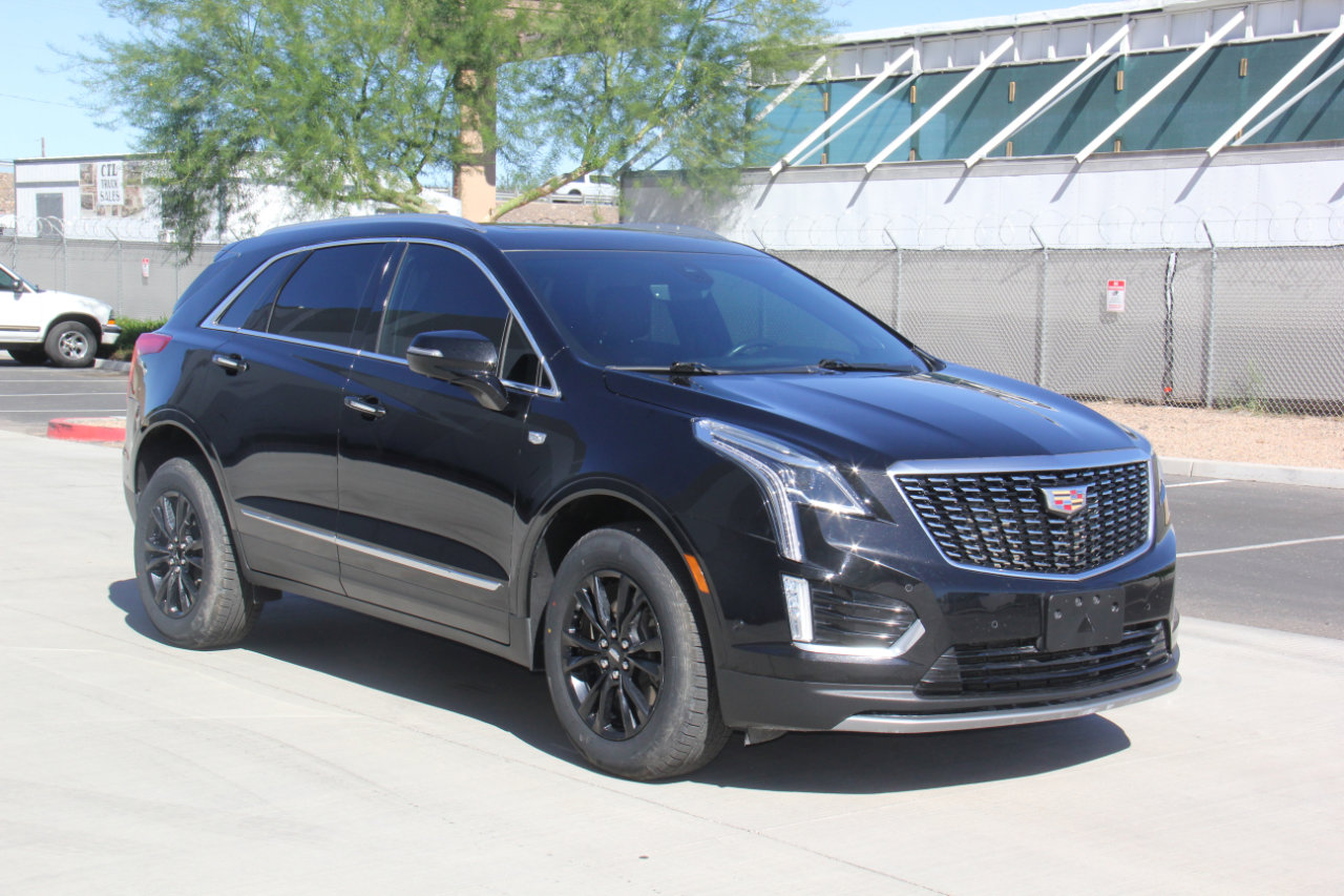 Used 2023 Cadillac XT5 Premium Luxury w/ Technology Package image 3