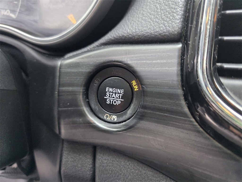 Used 2019 Jeep Grand Cherokee Altitude image 27