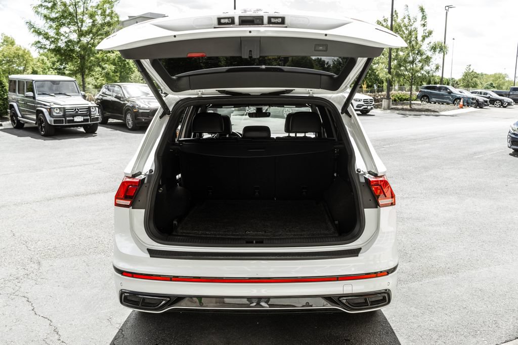 Used 2022 Volkswagen Tiguan SE R-Line AWD/4WD image 29