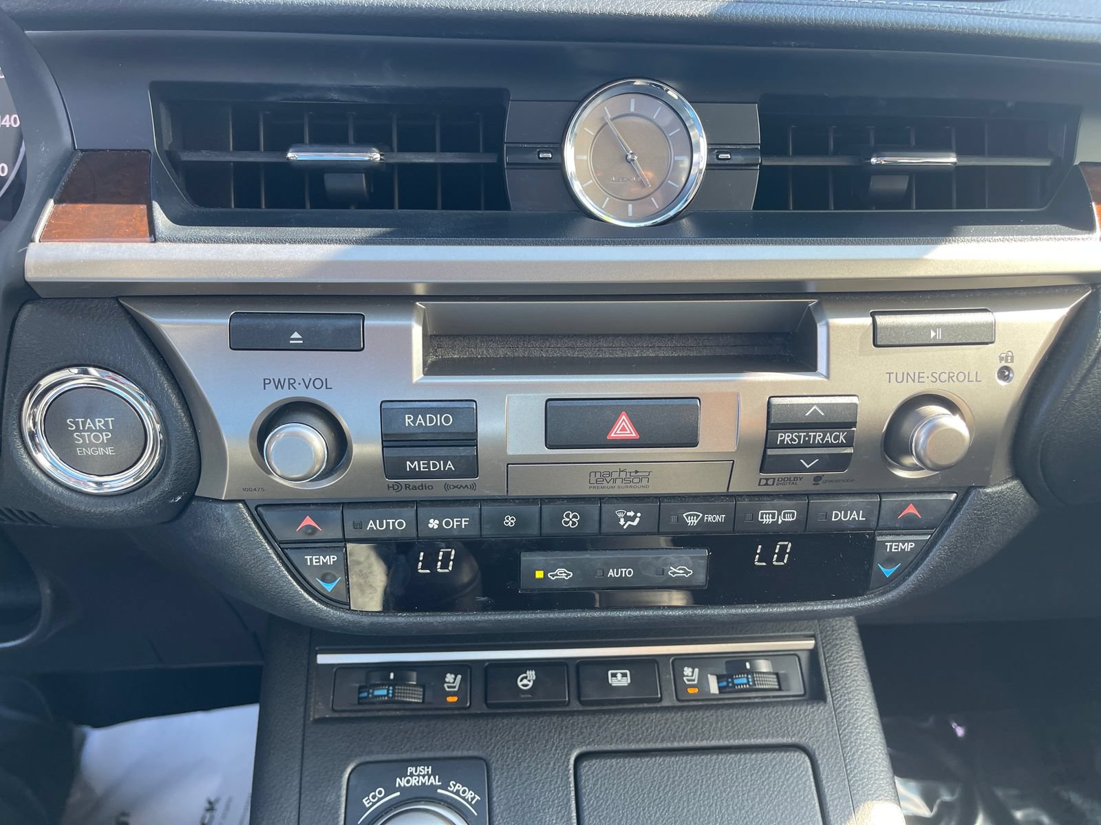 Used 2015 Lexus ES 350 w/ Ultra Luxury Package FWD image 25