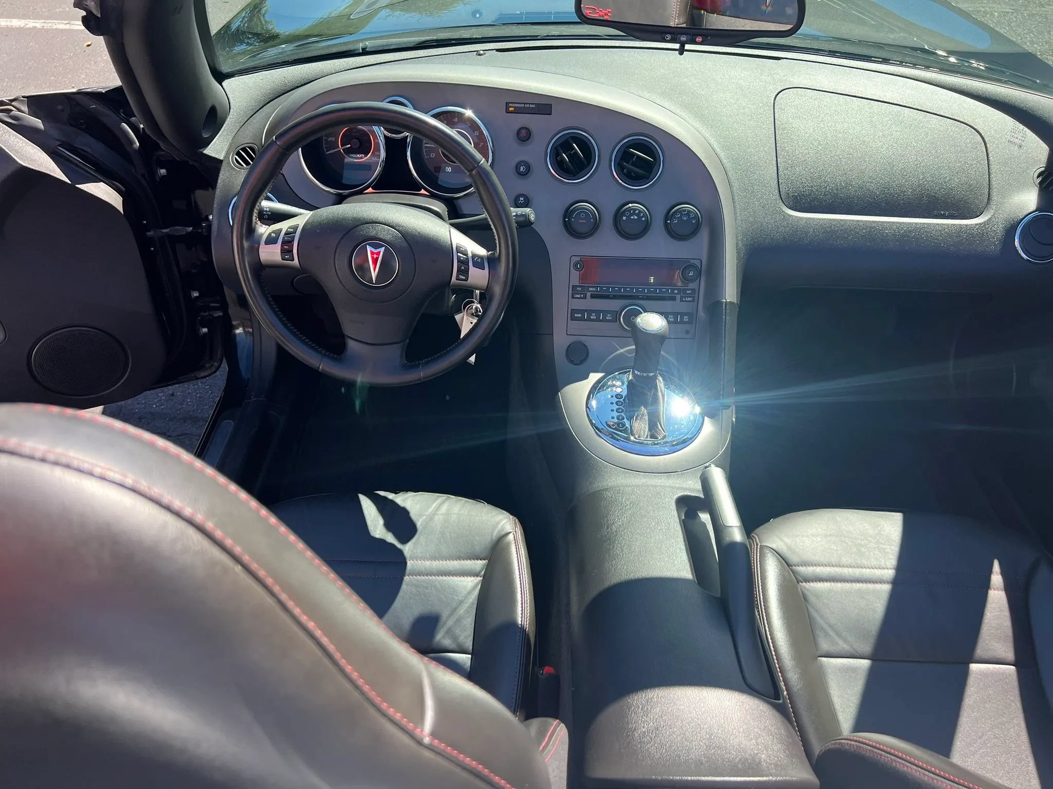 Used 2009 Pontiac Solstice GXP w/ Premium Package RWD image 19