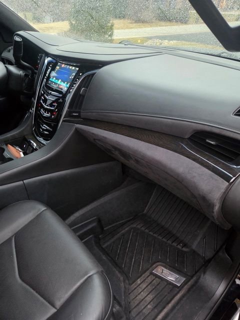 Used 2016 Cadillac Escalade ESV Platinum image 4