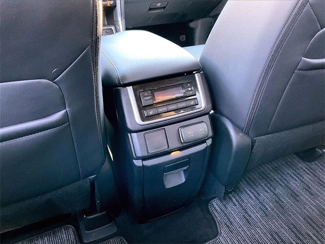 Used 2022 Subaru Ascent Limited image 29