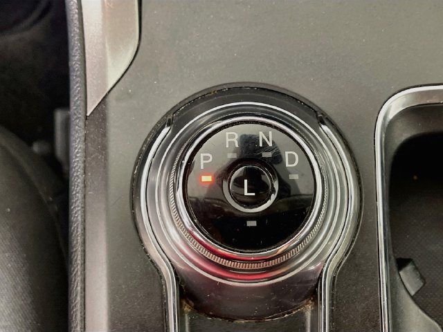 Used 2019 Ford Fusion SE FWD image 18