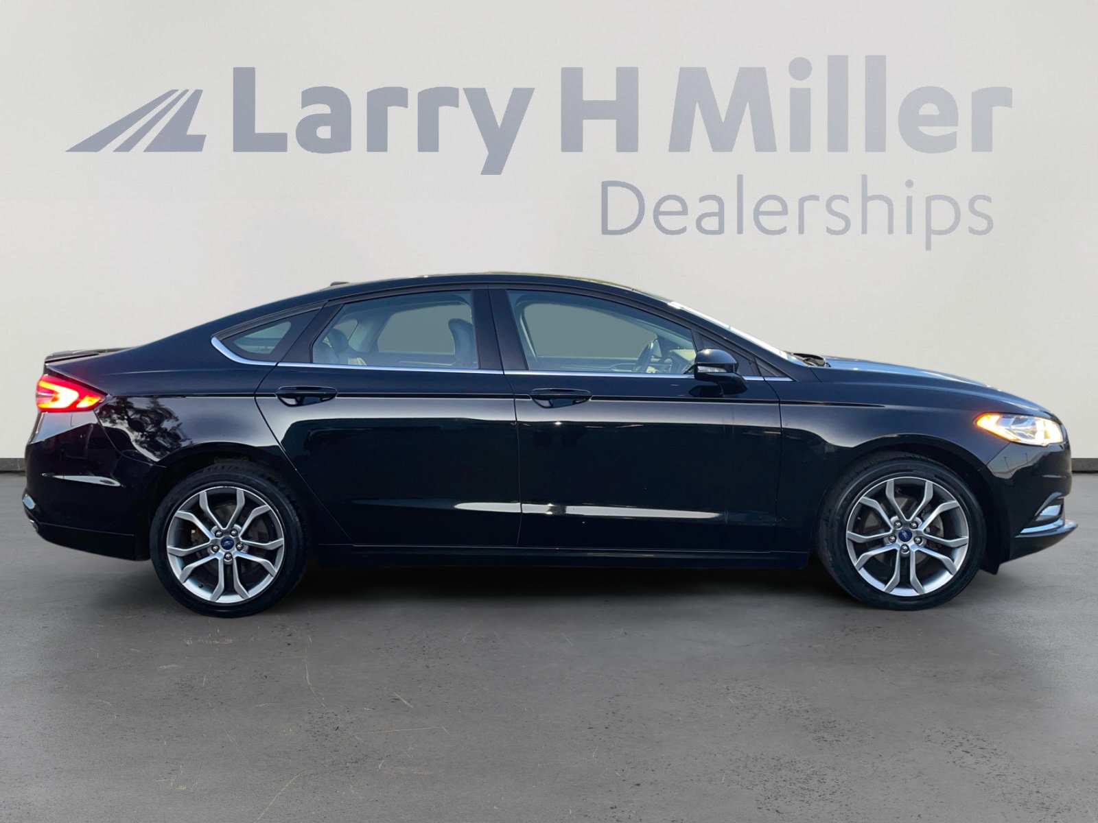 Used 2017 Ford Fusion SE w/ Equipment Group 201A AWD/4WD image 6