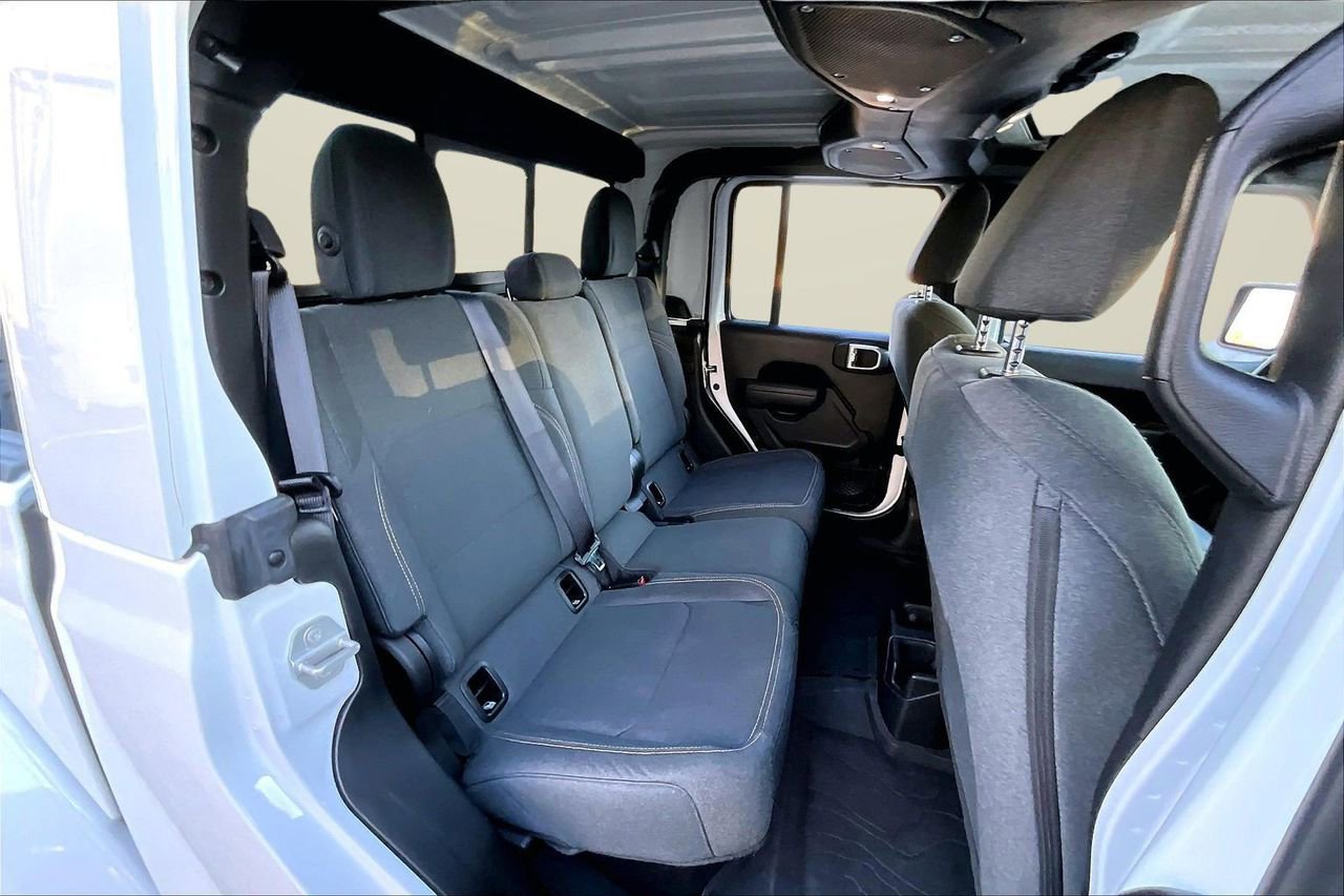 Certified 2025 Jeep Gladiator Sport image 23
