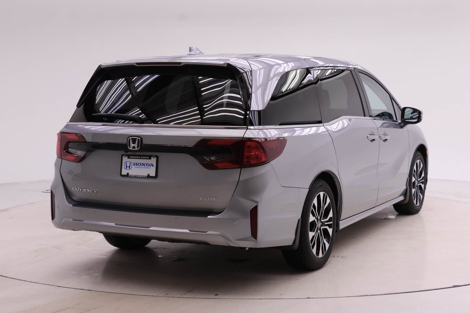 New 2026 Honda Odyssey Elite image 2