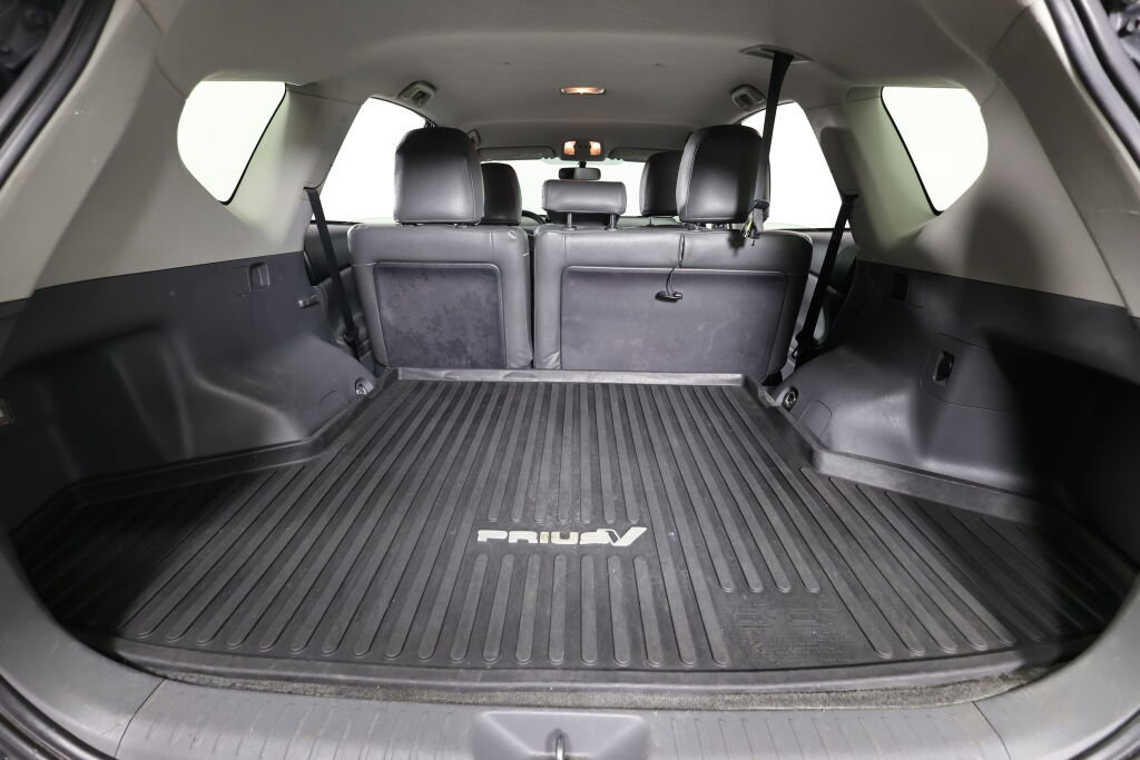 Used 2014 Toyota Prius V Two image 16