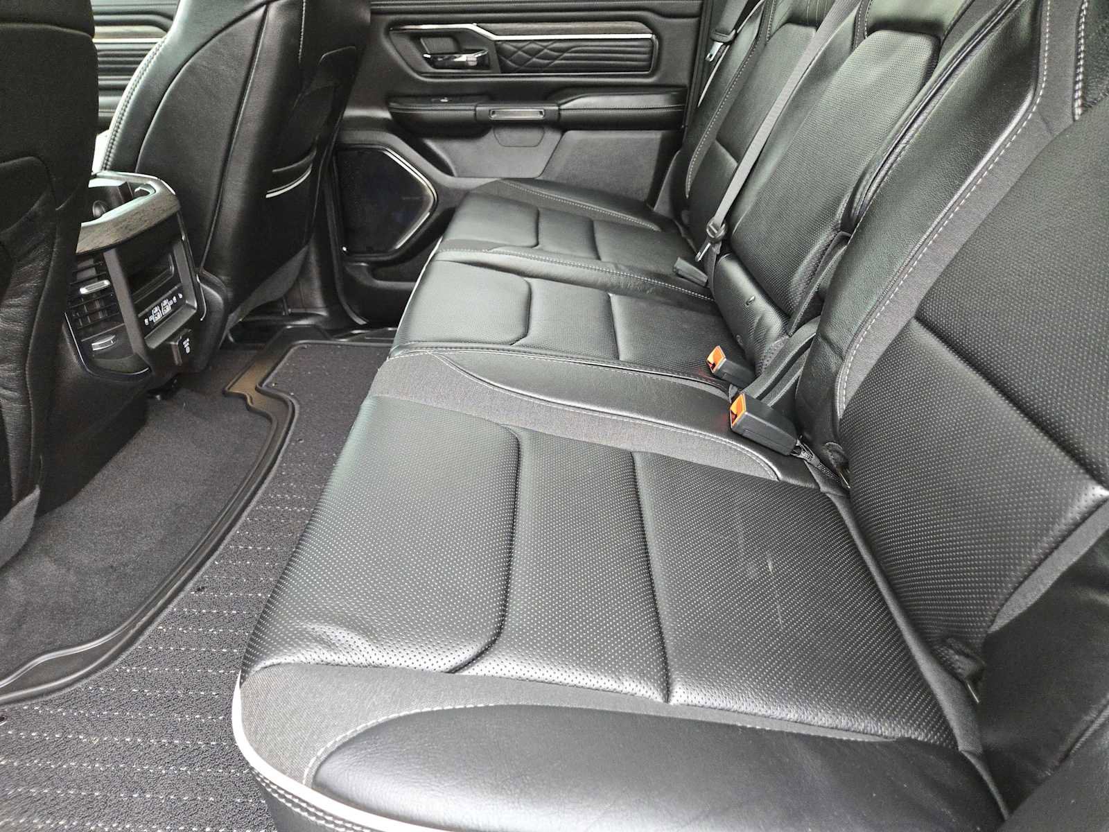 Used 2025 RAM 1500 Limited w/ Body Color Bumper Group AWD/4WD image 30