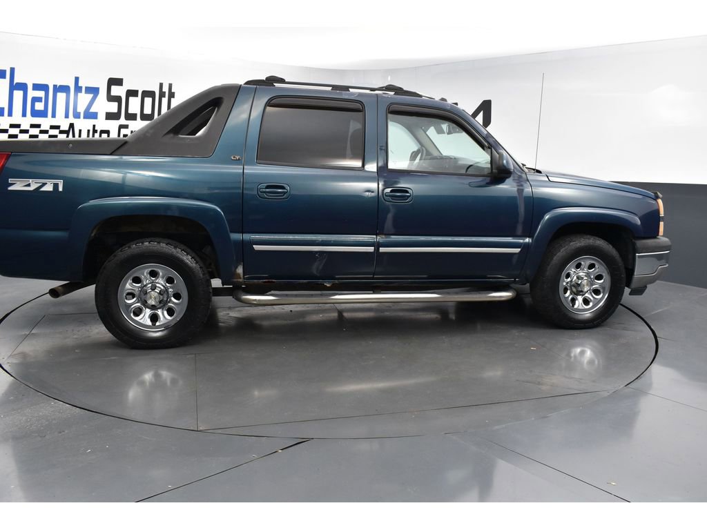 Used 2005 Chevrolet Avalanche Z71 w/ Sun And Sound Package image 6