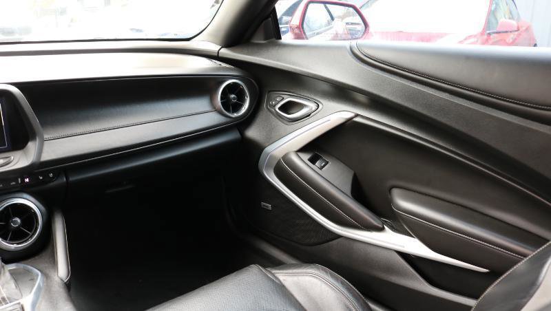Used 2017 Chevrolet Camaro SS RWD image 13