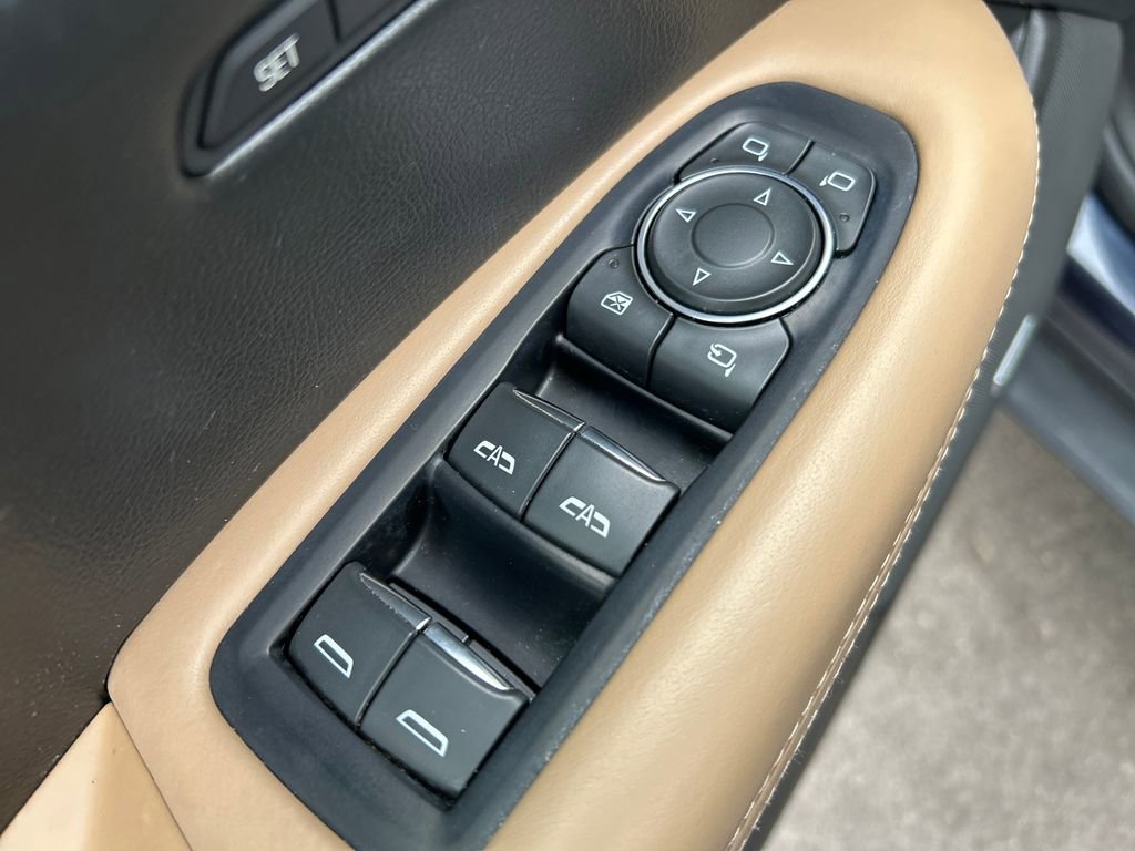 Used 2018 Cadillac XT5 Platinum w/ Driver Assist Package AWD/4WD image 18