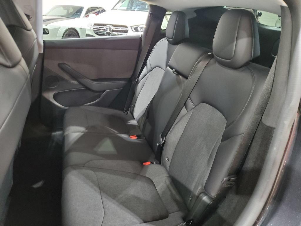Used 2026 Tesla Model Y 2WD image 22