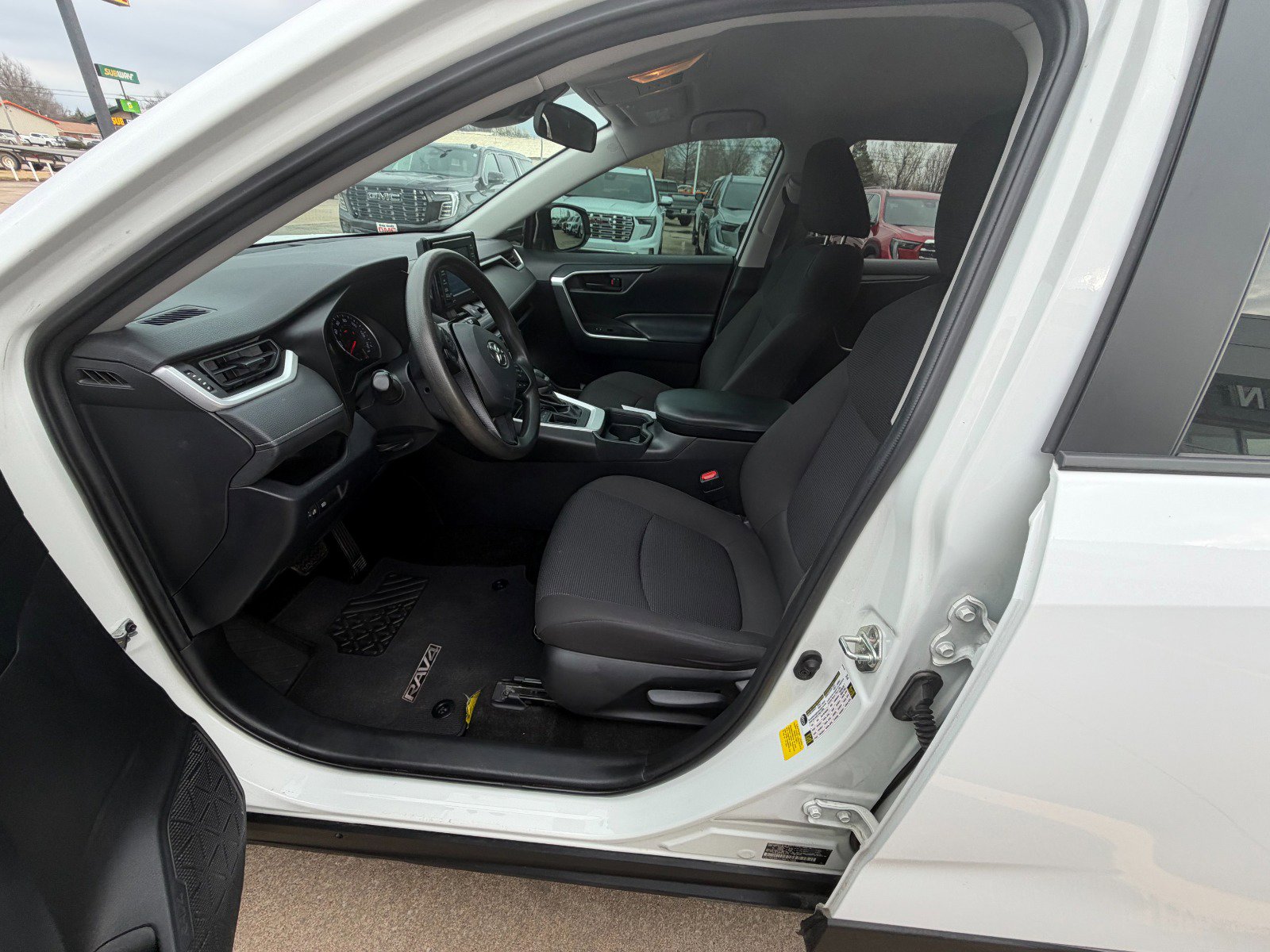Used 2020 Toyota RAV4 LE FWD image 6
