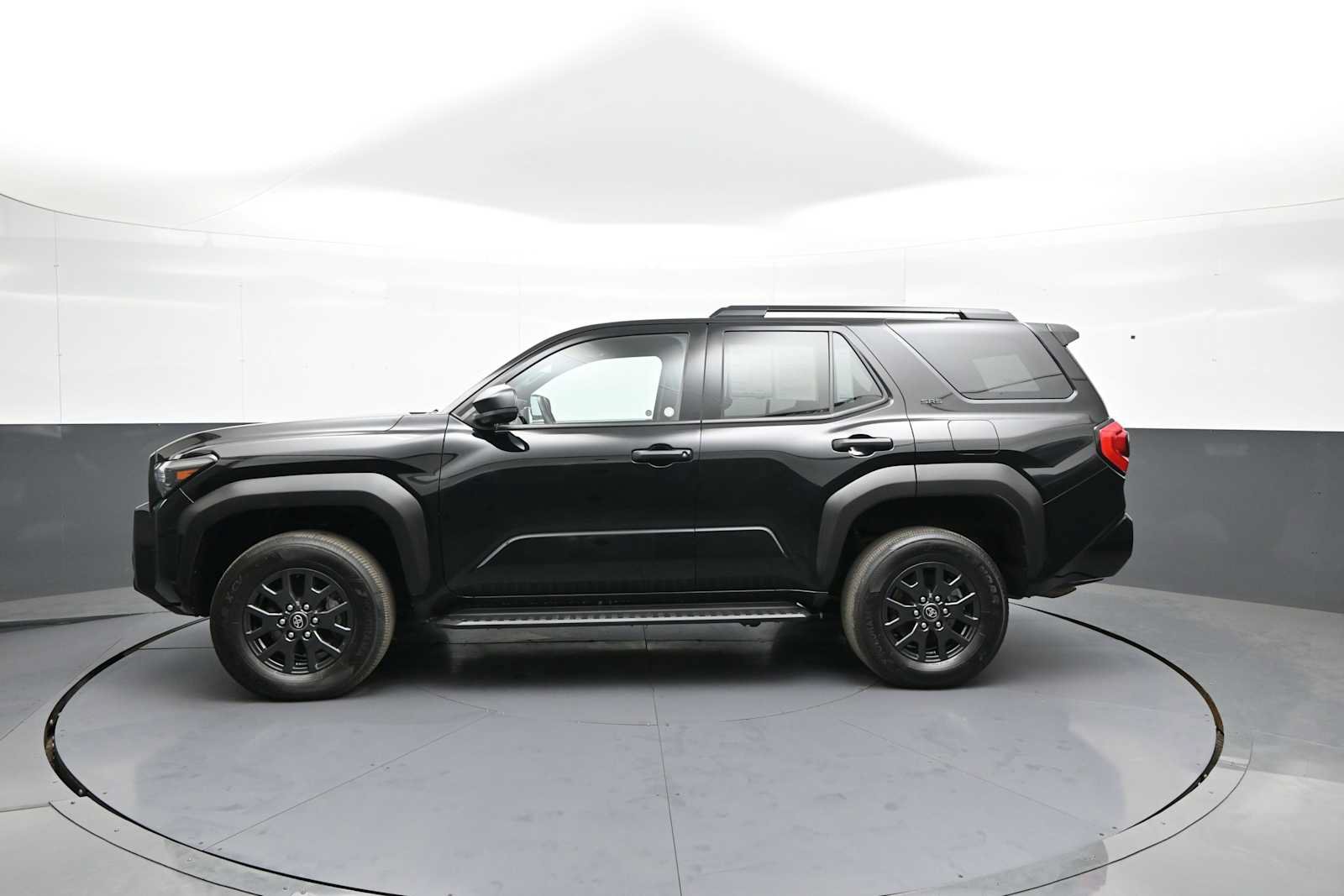 Certified 2025 Toyota 4Runner SR5 AWD/4WD image 9