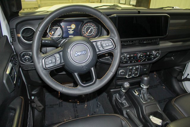 Used 2024 Jeep Gladiator Sport image 10