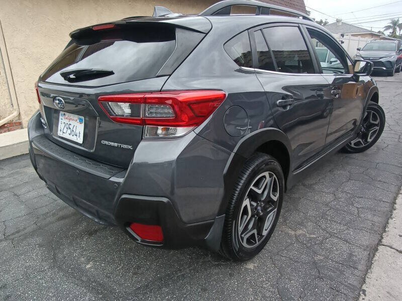Used 2020 Subaru Crosstrek 2.0i Limited w/ Moonroof Package w/Navigation AWD/4WD image 3