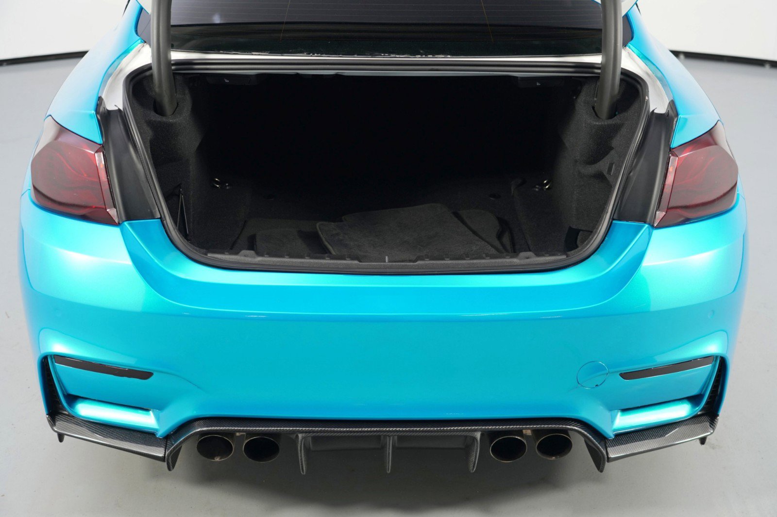 Used 2019 BMW M4 CS w/ Executive Package image 11