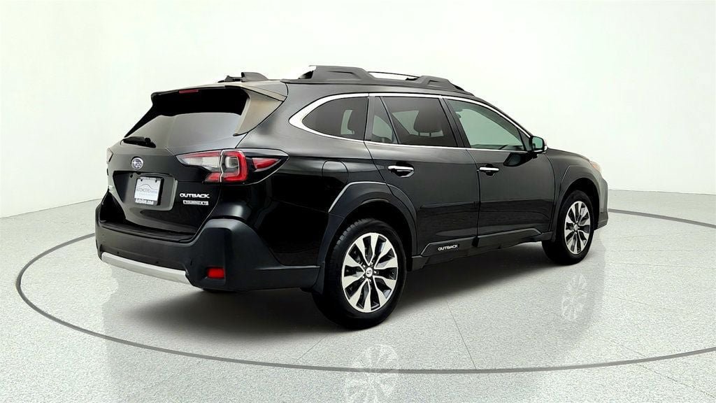 Used 2023 Subaru Outback Touring XT AWD/4WD image 5