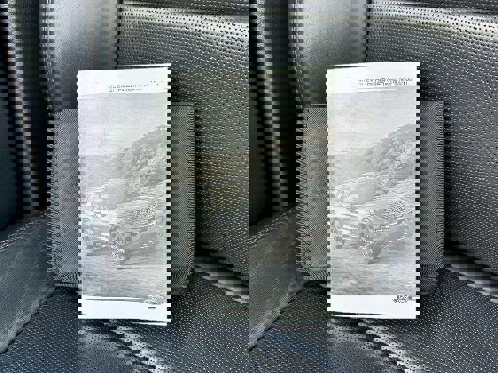 Used 2021 Ford Explorer Platinum w/ Equipment Group 601A AWD/4WD image 41