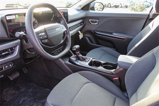 New 2025 Kia K4 LXS image 16