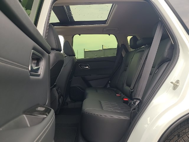 New 2026 Nissan Rogue Platinum AWD/4WD image 24